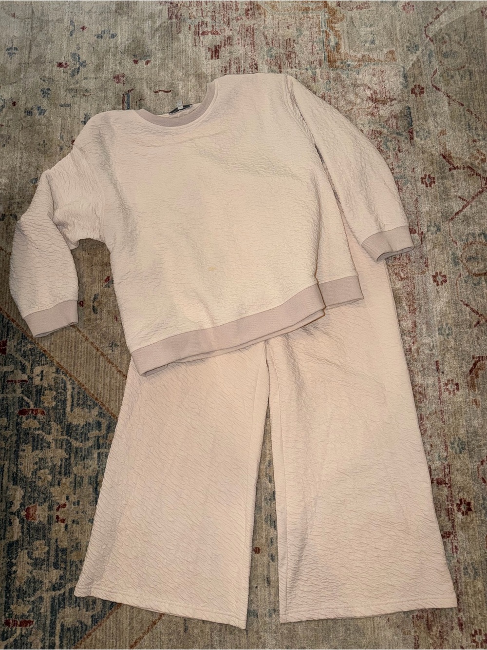 Cozy Women's Two-Piece textured Set - beige